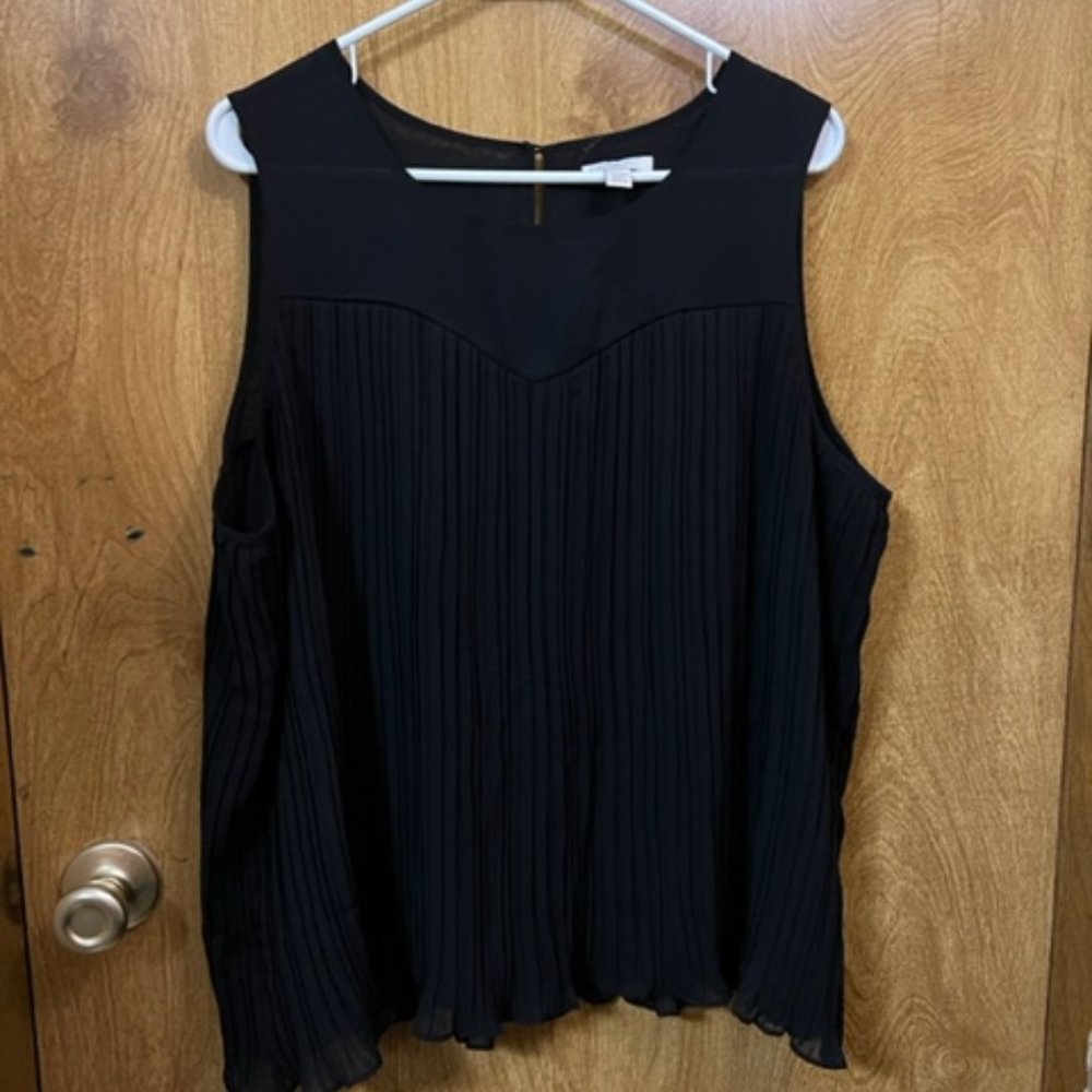 18/20W Sleeveless Pleated blouse